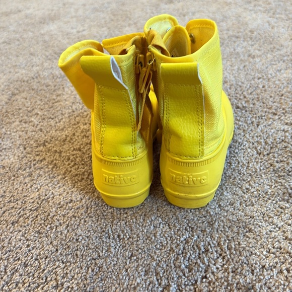 Native rain boots - Picture 3 of 7